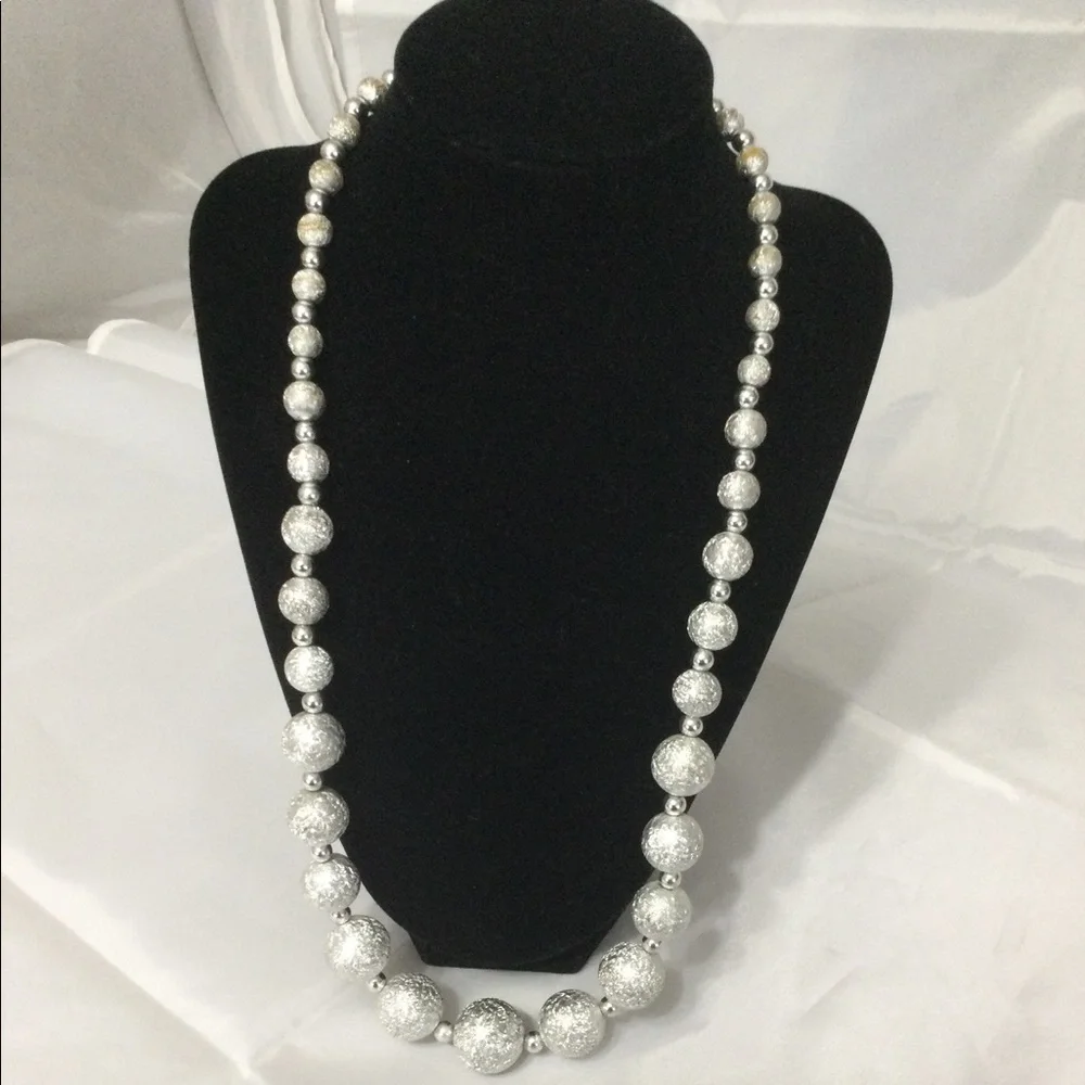 Vintage Silver Ball Necklace & Wire Earring Set - Picture 6 of 7